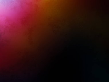 Tenis kortunda raket tutan bir adam.