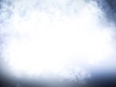 Karlı bir yüzeyde snowboard süren bir insan.