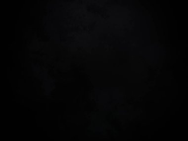 Beyaz ve kırmızı saati olan siyah bir arkaplan.