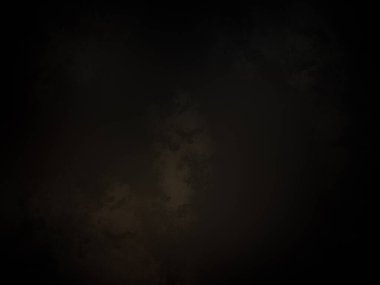 Siyah duvarı ve saati olan karanlık bir oda.