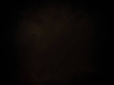 Kara bir arka plan, karanlık bir gökyüzü ve birkaç bulut.