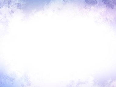 Ortasında bir snowboardcu olan karlı bir arazi.