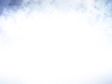 Karlı bir yüzeyde snowboard süren bir insan.