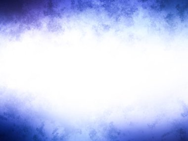 Sahilde sörf tahtası tutan biri.