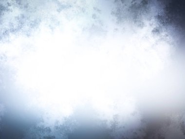 Karlı bir yüzeyde snowboard süren bir insan.