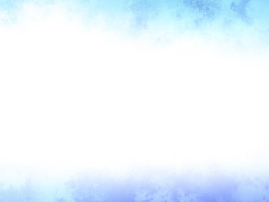 Karlı bir yüzeyde snowboard süren bir insan.