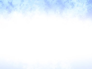 Karlı bir yüzeyde snowboard süren bir insan.