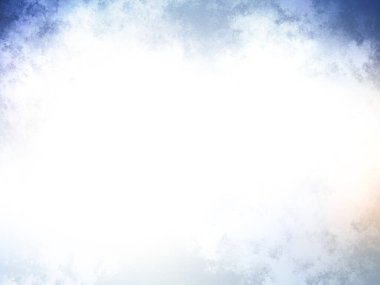 Sörf tahtasında suda bir insan.