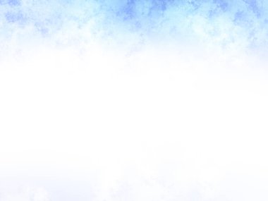 Karlı bir yüzeyde snowboard süren bir insan.