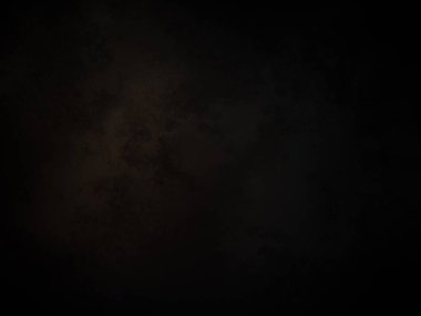 Karanlık gökyüzü ve aydınlığı olan siyah bir arkaplan.