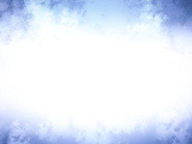 Ortasında bir snowboardcu olan karla kaplı bir bölge.