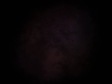 Siyah arkaplan, mor ve kırmızı ışık.