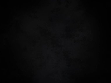 Siyah arkaplan ve siyah beyaz bir saat fotoğrafı.