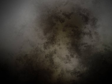 Karanlıktaki bir insanın siyah beyaz fotoğrafı.