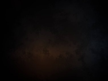 Karanlık bir gökyüzü, birkaç bulut ve bir ışık.