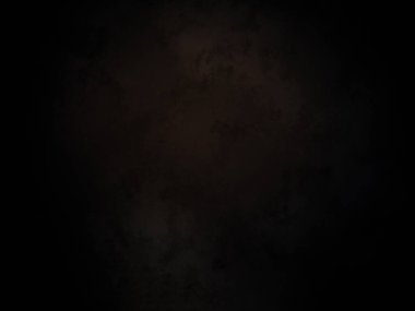 Karanlık gökyüzü ve aydınlığı olan siyah bir arkaplan.