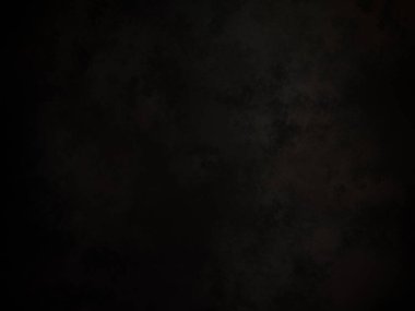 Siyah bir arkaplan, koyu gökyüzü ve beyaz bir saat.