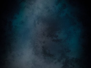 Dalgıç kıyafetli bir adam elinde sörf tahtası tutuyor.