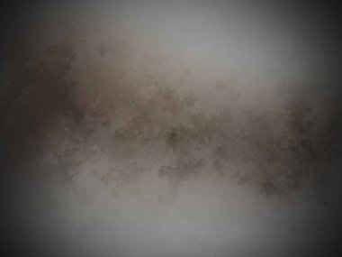 Islak bir zeminde kaykay süren bir adam.