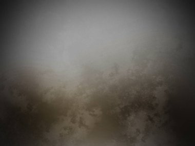 Sörf tahtasında sörf yapan bir insan.