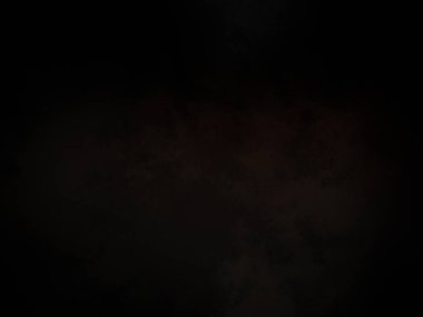 Beyaz ve kırmızı havai fişekli siyah bir arka plan.