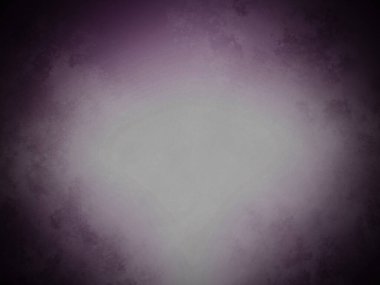 Karanlık bir odada parlayan mor bir ışık.