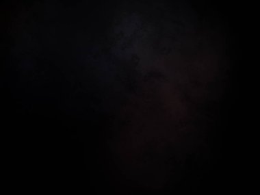 Kırmızı ve beyaz havai fişekli siyah bir arkaplan