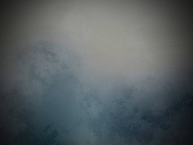 Sörf tahtasında sörf yapan bir insan.