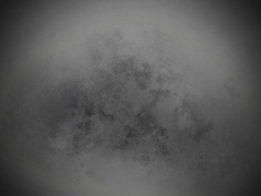 Karla kaplı bir ağacın siyah beyaz fotoğrafı.