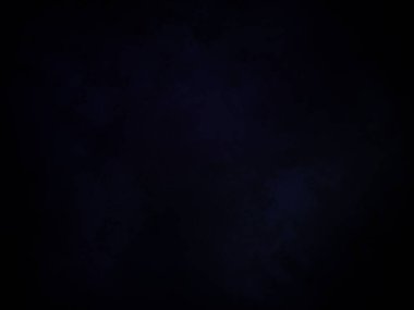 Koyu mavi gökyüzü olan siyah bir arkaplan