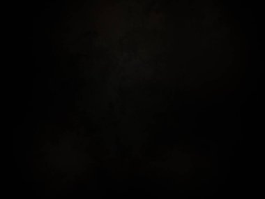 Karanlık gökyüzünde dolunay ve siyah bir arka plan.