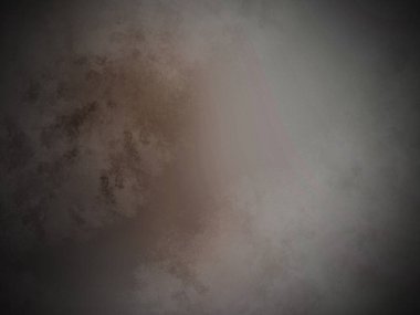 Sörf tahtasında sörf yapan bir insan.