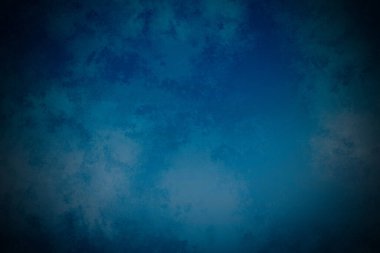 Gökyüzünde uçan mavi bir gökyüzü