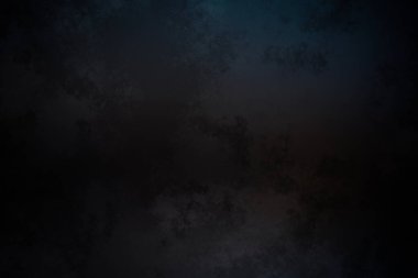 Siyah ve mavi renk şemasına sahip koyu bir arkaplan