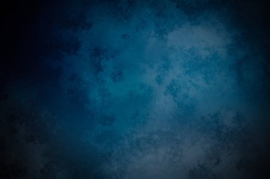 Beyaz ve siyah saati olan mavi ve siyah bir arkaplan