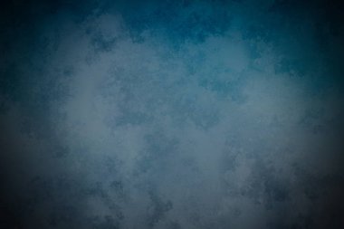 Gökyüzünde uçan bir uçağın mavi ve siyah arka planı