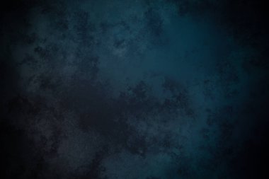 Siyah beyaz saati olan koyu mavi bir arkaplan.