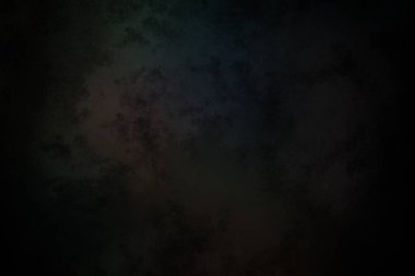 Gökkuşağı renkli bir ışıkla siyah bir arkaplan