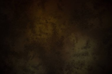 Koyu bir arkaplan ve sarı ışık