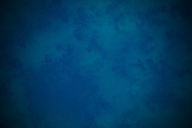 Ortasında beyaz bir uçak olan mavi bir arka plan.