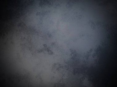 Gökyüzündeki bir uçağın siyah beyaz fotoğrafı.