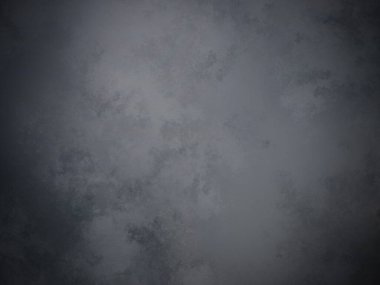 Bir duvarın siyah beyaz fotoğrafı.