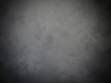 Bir duvarın siyah beyaz fotoğrafı.