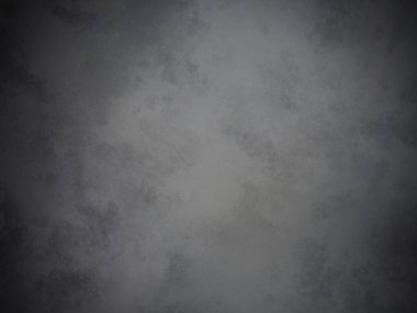 Bir duvarın siyah beyaz fotoğrafı.