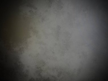 Bir duvarın siyah beyaz fotoğrafı.