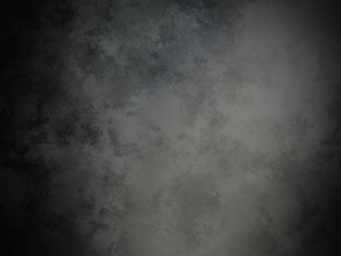 Takım elbiseli bir adamın siyah beyaz fotoğrafı.