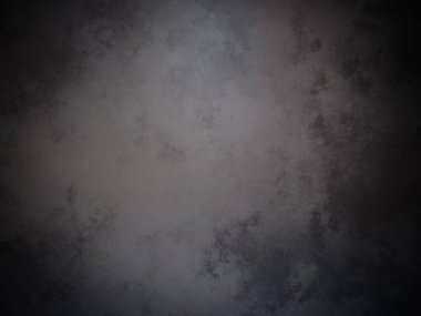 Bir duvarın siyah beyaz fotoğrafı.