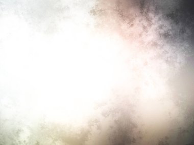 Gökyüzünün arka planında kara bulutlar