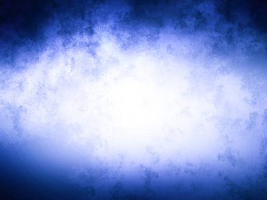 Bulutlu koyu mavi gökyüzü.