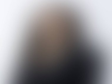Açık gri gradyanın bulanık arka plan teması soyut arkaplan